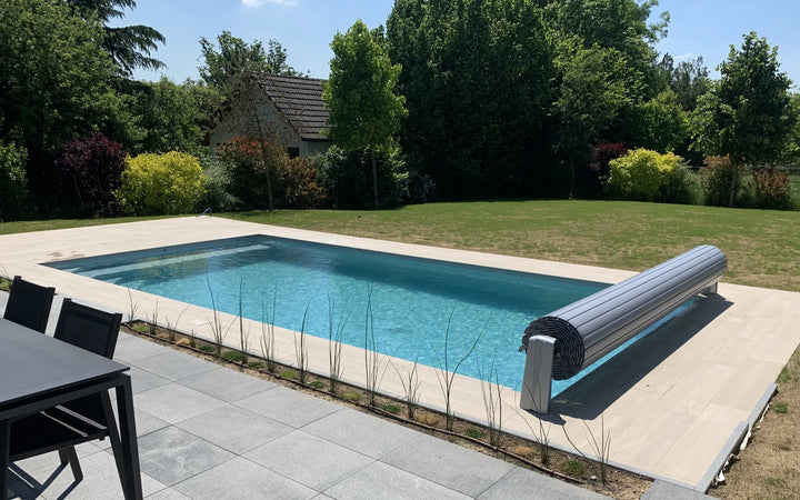 Premium-Poolrollladen mit mechanischem Endschalter