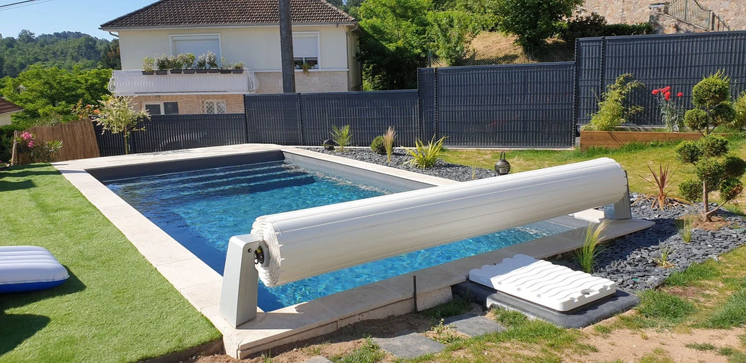 Premium-Poolrollladen mit mechanischem Endschalter